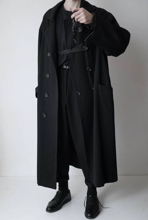 Japanese Street Fashion Men, Masc Outfits, Long Black Coat, Badass Style, Aesthetic Outfit Ideas, Dark Outfits, Stylish Pants, Men's Outerwear, Dark Wear