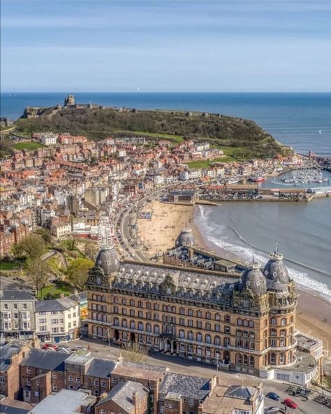 Discovering Yorkshire on Instagram: “Evening all, Alan back again! This evenings featured is by @ascotography with a glorious view over the South Bay of Scarborough and the…” Scarborough England, South Bay, Yorkshire England, North Yorkshire, The South, Yorkshire, Paris Skyline, Grand Canyon, City Photo