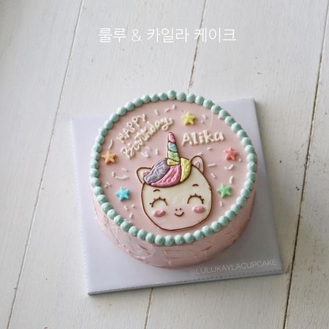 Unicorn Korean Cake, Unicorn Bento Cake, Bento Cake Unicorn, Unicorn Buttercream Cake, Unicorn Buttercream, Korea Cake, Unicorn Lunch Box, Cake Unicorn, Mini Pastel