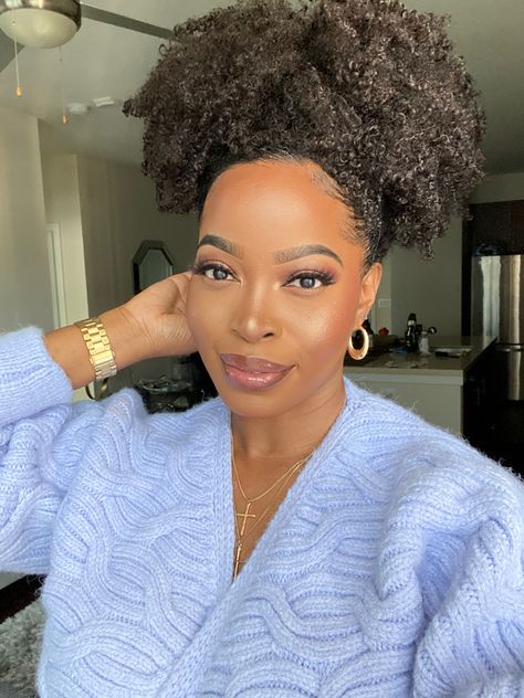 High Puff Natural Hair, Puff Natural Hair, High Puff, Natural Hair Bun Styles, Natural Hair Wigs, Hair Buns, Protective Style, Cute Makeup Looks, Au Naturale