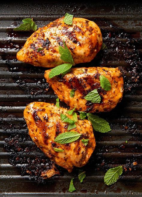 Smoky Paprika Garlic Chicken Paleo Chicken, Garlic Recipes, Boneless Chicken Breast, Garlic Chicken, Food Reviews, Yum Yum Chicken, Healthy Chicken Recipes, Chicken Breast Recipes, Healthy Chicken