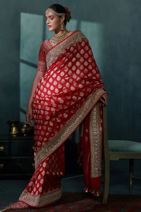 Banarasi Silk Sarees Guide For Brides-To-Be - ShaadiWish Patralekha Wedding Saree, Red Saree Wedding, Reception Sarees, Banarsi Saree, Sarees Wedding, Anita Dongre, Party Sarees, Saree Designs Party Wear, Indian Bridal Dress