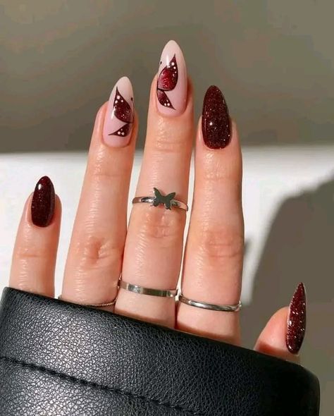 Maroon Nail Art Ideas, Kutek Maroon, Nailart Maroon, Nail Art Maroon, Maroon Nail Art, Maroon Nail Designs, Acrylic Nails Almond Shape, Designs For Short Nails, Eye Nail Art