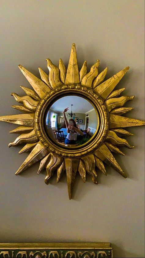 Sun Mirror, Casa Vintage, Vintage Sun, Apartment Decor Inspiration, Dream Room Inspiration, Room Makeover Inspiration, Dream House Interior, Cute Room Decor, A Mirror