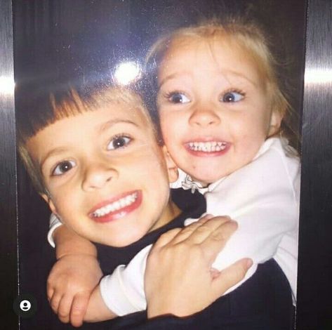 Two Blondes, Childhood Pictures, Sister Pictures, Sister Photos, Best Friends Aesthetic, Childhood Photos, Brother And Sister, Future Mom, Twin Brothers