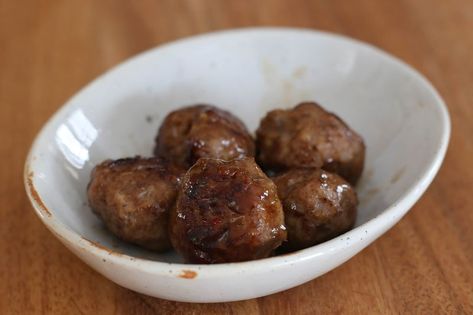 Easy Sous Vide Meatball Recipe Sous Vide Meatballs, Spicy Meatballs Recipe, Cooking Broccoli, Meat Cooking Times, How To Cook Chili, Cheesy Meatballs, Sous Vide Recipes, Meatball Recipe, Frozen Meatballs