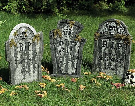 Headstones Decorations, Halloween Yard Signs, Halloween Lawn, Halloween Party Props, Halloween Graveyard, Halloween Tombstones, Cemetery Decorations, Decorative Garden Stakes, Halloween Yard Decorations