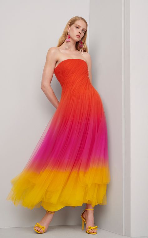 Ombre Dresses, Ombre Clothes, Walking Art, Sculptural Fashion, Michelle Dockery, Sunset Orange, Colour Combo, Tulle Ball Gown, Maxi Dress Evening