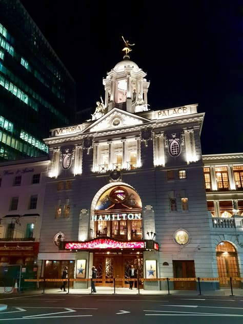 Have you seen Hamilton: An American Musical in London? Detailing the life of American Founding Father Alexander Hamilton, with music and lyrics by Lin-Manuel Miranda, it is being performed nightly at the recently refurbished Victoria Palace theatre, close to Victoria Station in London. Photo Credit: © Ursula Petula Barzey. #WestEnd #BlueBadgeTouristGuide #VisitLondon Theatre London Aesthetic, Victoria Palace Theatre London, Hamilton London, Theatre Plan, London Xmas, Victoria Palace Theatre, Theatre Aesthetic, Musical London, Music And Lyrics