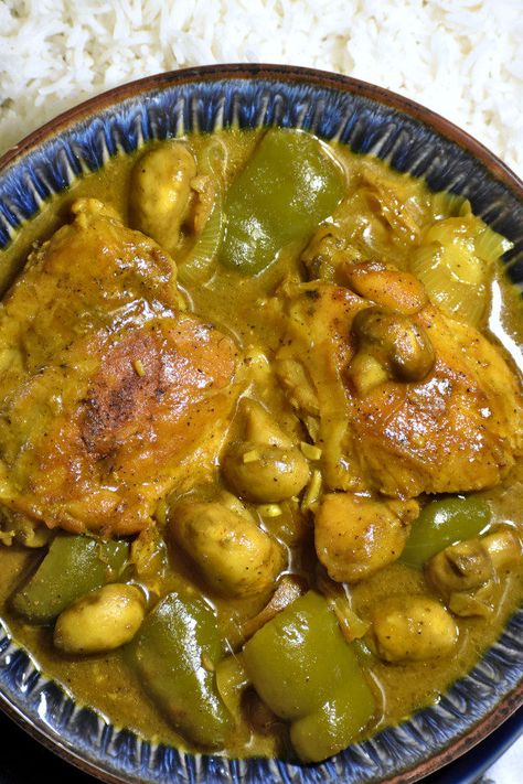 South African Chicken Curry - GypsyPlate African Chicken, African Recipes Nigerian Food, Chicken Curry Recipe, Africa Food, African Cooking, Nigerian Food, South African Recipes, Healthy Lifestyle Food, Curry Chicken Recipes