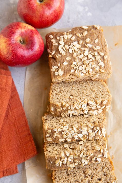 Healthy Oatmeal Applesauce Bread Bread Made With Oat Flour, Healthy Quick Bread, Oatmeal Applesauce Bread, Applesauce Quick Bread, Oatmeal Quick Bread, Applesauce Bread Recipe, Healthy Applesauce, Healthy Homemade Bread, Sugar Free Bread