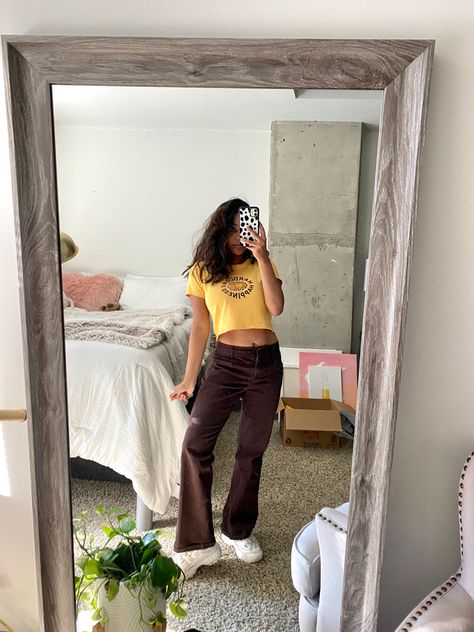 Yellow And Brown Outfits For Women, Brown Pants Yellow Top Outfit, Brown Yellow Outfit, Brown Baggy Pants Outfit, Yellow Top Outfit Aesthetic, Yellow And Brown Outfits, Yellow Brown Outfit, Brown And Yellow Outfit, Crop Tshirt Outfit