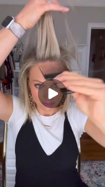 Half Up Style For Fine Hair, Medium Length Half Up Hairstyles, Ponytails For Bob Hair, Ballfield Hairstyles, Half Up Quick Hairstyles, Summer Hairdos For Short Hair, Short Blonde Hair Updo, Shoulder Length Cute Hairstyles, Half Up Hair With Volume