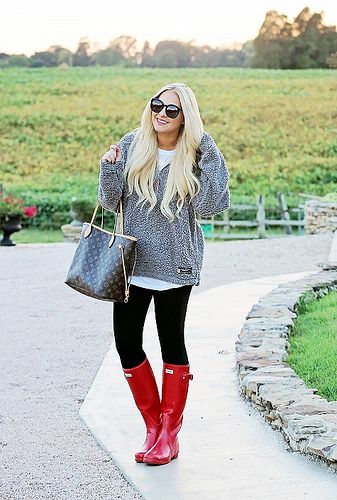 Woman Wearing Red Hunter Boots | Beverly J. Wilson | Flickr Red Rain Boots Outfit, Rainboots Outfit, Red Hunter Boots, Rain Boot Outfit, Hunter Boots Outfit, Red Rain Boots, Red Hunter, Hunter Boot, Red Rain