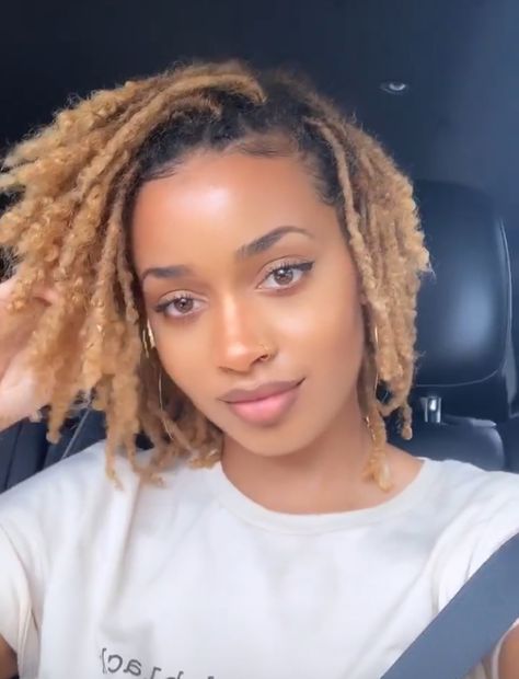 Loc Phase, Short Sister Locs, Twa Hair Color, Loc Bob Styles, Dreadlock Inspiration, Hair Colors Black Women, Instant Locs, Loc Bob, Natural Hair Flat Twist