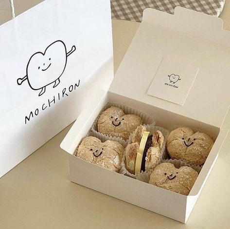 Aesthetic Bakery Packaging, Bakery Packaging Aesthetic, Cute Bakery Packaging, Cookies Aesthetic Packaging, Aesthetic Food Packaging, Biscuit Aesthetic, Cake Packaging Design, Bakery Aesthetic, Japanese Bakery