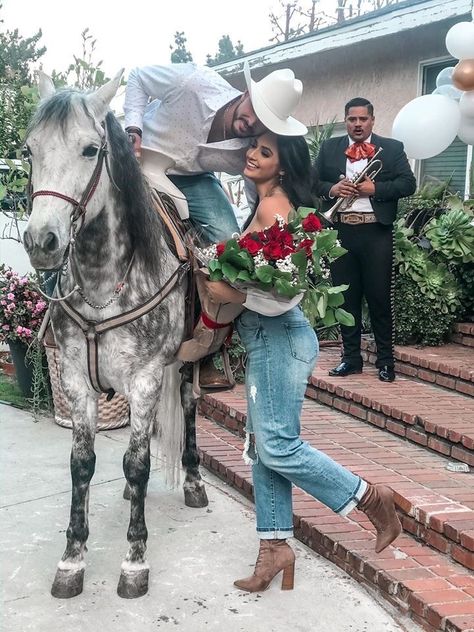 Vaquera Outfits Women, Vaquero Wedding Outfit, Picolandia Outfits, Vaquero Couple Goals, Mexican Couple, Foto Cowgirl, Cute Country Couples, Goals Couple, Country Couples