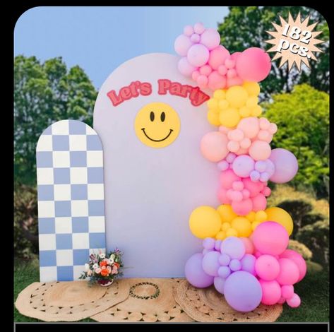 Smiley Theme Birthday Party Decoration, Smiley Birthday Party Ideas, Pink Happy Face Birthday Party, Happy Face Birthday Party Ideas, Happy Face Birthday Party, 13th Birthday Party Ideas For Girls, 13th Birthday Parties, Spring Party, 13th Birthday