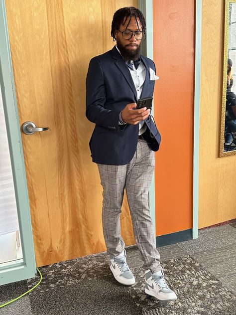 Black man in a blazer, bowtie, and patterned denim, wearing the Air Jordan 1 High Costume Jordan 1, Jordan 1 With Suit Men, Jeans And Blazer Outfit Men, Jordan Fit, Jeans Blazer Outfit, Jordan Fits, Suits And Sneakers, Sneaker Ball, Suit Styles