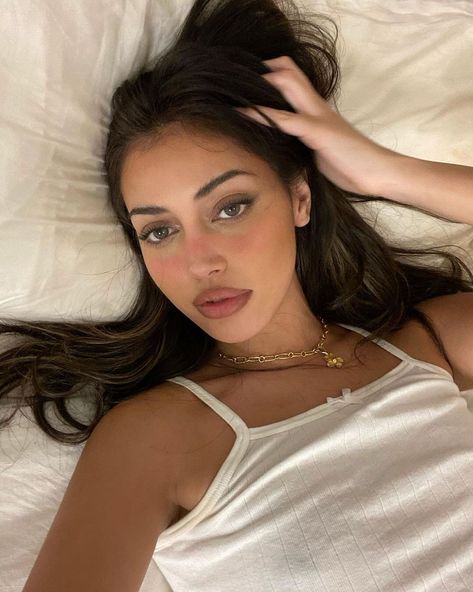 Cindy Kimberly on Instagram: “🕊” Cindy Wolfie, Cindy Kimberly, Vogue Beauty, Cute Makeup Looks, Miss Dior, Star Girl, Pretty Makeup, Cute Makeup, Beauty Secrets