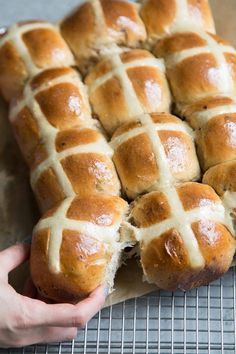 Hot Cross Buns recipe from RecipeGirl.com #hotcrossbuns #hot #cross #buns #recipe #lent #easter Easy Hot Cross Buns, Hot Cross Buns Recipe Easy, Easter Recipes Dinner, Buns Recipe Easy, Easter Cooking, Cross Buns Recipe, Hot Cross Buns Recipe, Hot Cross Bun, Easter Bread