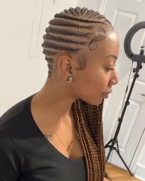 Cheap Great Virgin Human Hair on Instagram: “Fresh and near braids 😍 Is this your braid style goal?💓 Stylist: @braidsbychinia 🌹 . . #repost #neatbraids #coloredhair” Medium Lemonade Braids, Cornrows And Twists, Lemonade Braids Hairstyles, Lemonade Braids, Braided Hairstyles For Black Women Cornrows, Feed In Braids Hairstyles, African Hair Braiding Styles, Braided Cornrow Hairstyles, Braids Hairstyles Pictures