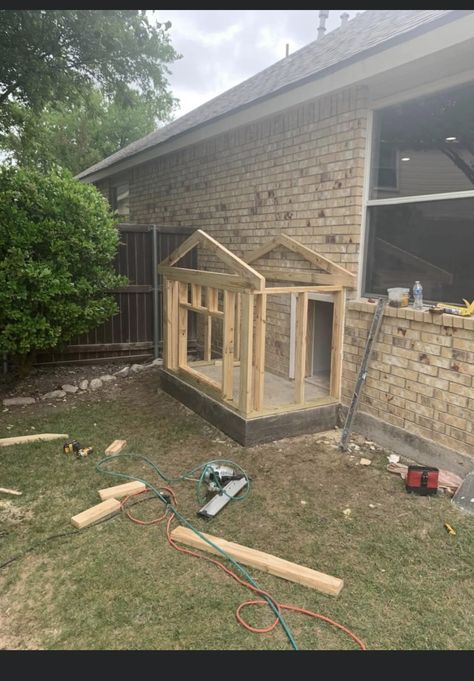 Outdoor Dog House, Dog Spaces, Dog Yard, Dog House Diy, Dog Area, Kitchen Remodel Inspiration, Kitchen Remodel Ideas, Kitchen Cabinet Remodel, Dog Rooms