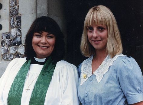 Dawn French And Hugh Grant Lead Tributes To ‘Vicar Of Dibley’ Actress Emma Chambers English Comedy, Vicar Of Dibley, Dawn French, Classic Films Posters, Comedy Actors, British Tv Series, Hugh Grant, British Comedy, British Tv