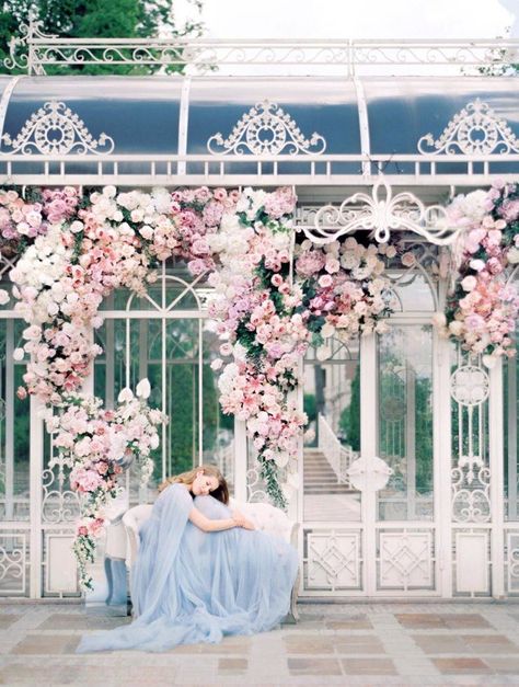 We could spend an eternity admiring these larger than life floral installations for weddings. From lush ceremony backdrops to fluffy clouds canopying the reception, there is no limit to the creativity modern floral designers bring to the table for weddings today. See our favorite 42 ideas for larger than life floral inspiration on #ruffledblog now! Vintage Wedding Ceremony, Modern Wedding Ceremony, Phuket Wedding, Floral Installations, Garden Weddings Ceremony, Ceremony Design, Garden Wedding Inspiration, Larger Than Life, Luxury Wedding Venues