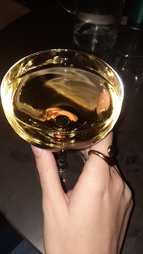 #aesthetic #golden ring #golden drink #classic Golden Drink, Iphone Instagram, Golden Birthday, Gold Aesthetic, Golden Ring, Morganite, Drinks, Iphone, Ring