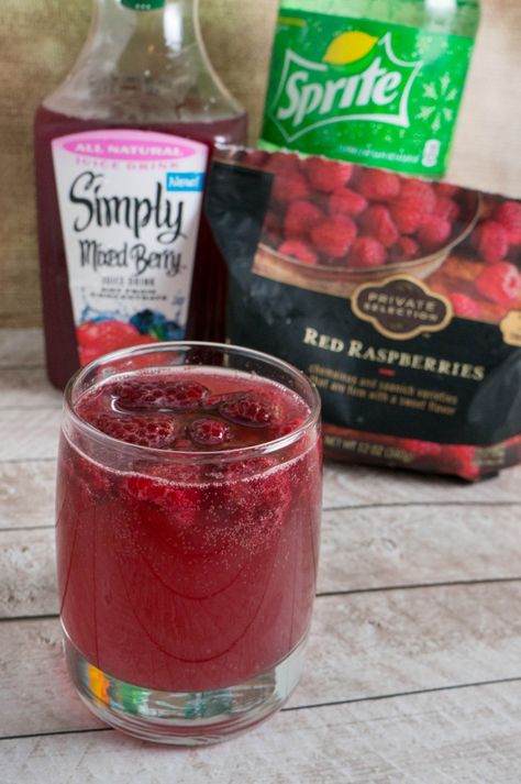 Berry Punch 00742 Alcohol Punch, Party Punch Recipes, Alcoholic Punch, Berry Punch, Party Drinks Alcohol, Punch Recipe, Party Punch, Alcoholic Drink, Punch Recipes