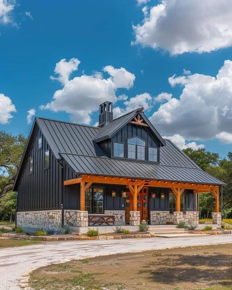 Simple Barndominium, Montana Ranch House, Tennessee House, Rustic Homes, Gorgeous Houses, Barn Homes, House Plans Farmhouse, English Cottage, Metal Homes