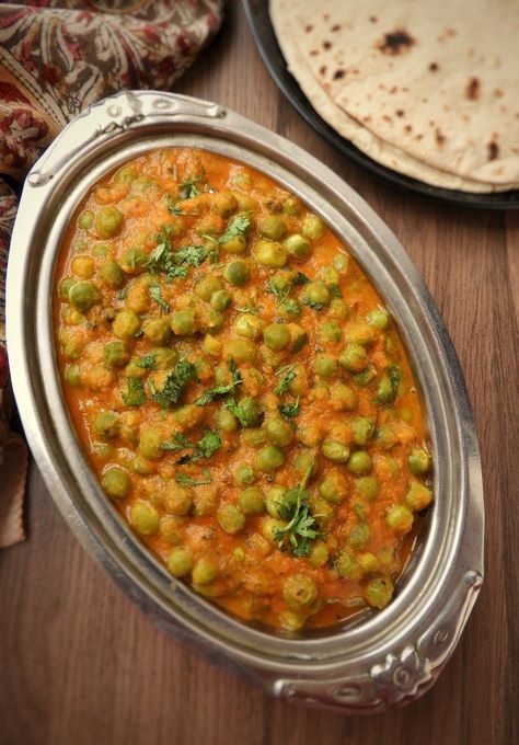 Peas Indian Recipe, Peas Recipe Indian, Peas Masala Recipe, Rajma Masala, Asian Meatballs, Vegetarian Platter, Punjabi Cuisine, Winter Veggies, Food Blogging