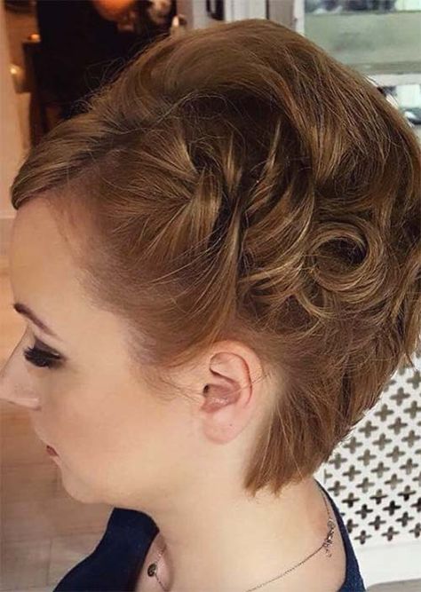 Creative Updos, Mandy Moore Short Hair, Short Hair Updos, Side Curls, Side Updo, Loose Updo, Bridesmaid Hair Short, Very Short Hair, Penteado Cabelo Curto