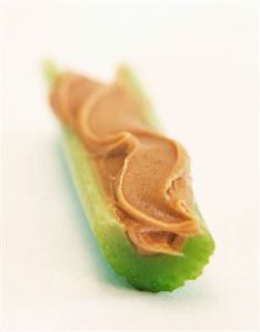 Any diet that you start you need to have some healthy snacks ready for when those inevitable hunger attacks strike. Here are some easy ones for Phase 1 of South Beach Peanut butter and celery If… South Beach Snacks, South Beach Diet Phase 1, South Beach Phase 1, South Beach Diet Recipes, Power Snacks, Snacks Under 100 Calories, Healthy Protein Snacks, Under 100 Calories, Protein Packed Snacks