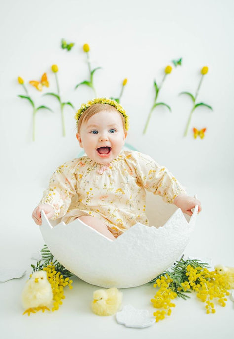 Spring Studio Photoshoot Kids, Spring Baby Photoshoot, Easter Baby Photoshoot, Easter Photoshoot Ideas, Baby 3 Months, Toddler Portraits, Easter Minis, Kids Milestones, Ideas For Photoshoot