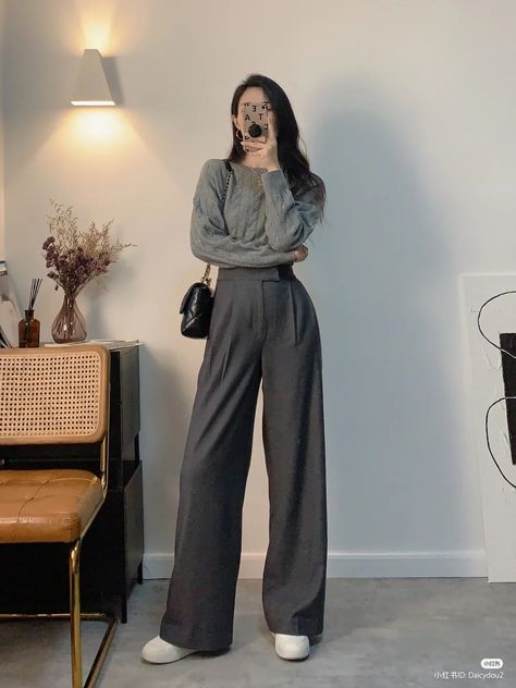 Grey Classic Pants Outfit, Wool Shirt Outfit, Grey Formal Pants Outfit Woman, Grey Outfit Korean, Korean Formal Pants, Korean Pants Outfit, Grey Trousers Outfit Women, Gray Trousers Outfit, Korean Fashion Trousers