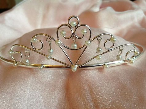 Wire Tiara, Diy Crowns, Princess Tiaras, Diy Tiara, Wire Crown, Tiaras Jewellery, Beautiful Tiaras, Princess Jewelry, Magical Jewelry