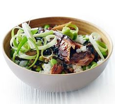 Japanese-style mackerel rice bowl Tofu Steak, Beef Bowl, Pescetarian Recipes, Mackerel Recipes, Smoked Mackerel, Beef Bowls, Rice Bowls Recipes, Bbc Good Food, Smoked Fish