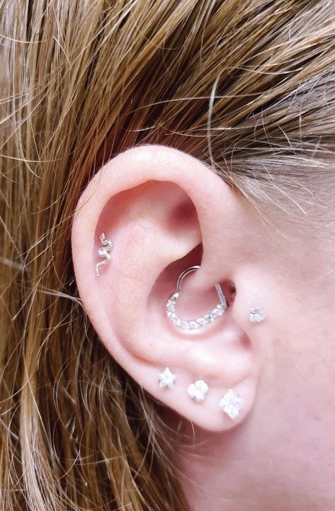 Heart Daith Piercing, Heart Daith, Daith Earring, Heart Piercing, Piercing Inspo, Daith Earrings, Daith Piercing, Ear Piercing, Ear Piercings