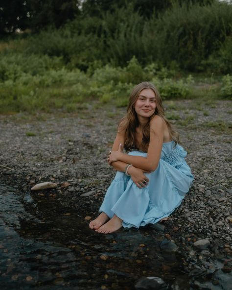 The stunning @lexioxhs Seriously a gem to be around, we had lots of giggles and bonding over how weird senior poses are but how cute they end up looking☺️ • • • #seniorpictures #seniorportraits #oregonseniorphotographer #oregonphotographer #oregoncandidphotographer #oregonstorysessions #naturephotography #pnwphotographer Key words - seniors, senior photos, portraits, river, outside session Senior Picture Poses Gazebo, Poses Near River, Creek Senior Photos, Senior Photos River, Senior Picture Ideas River, River Photoshoot Ideas, River Senior Pictures, Senior Picture Ideas Beach, Lake Senior Pictures