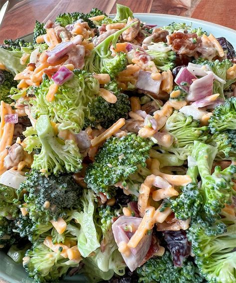 Weight Watchers Broccoli Salad Recipe | WW Smart Recipes Creamy Broccoli Salad Recipe, Weight Watchers Salad, Creamy Broccoli Salad, Easy Broccoli Salad, Delicious Broccoli, Easy Broccoli, 2024 Recipes, Broccoli Salad Recipe, Points Recipes