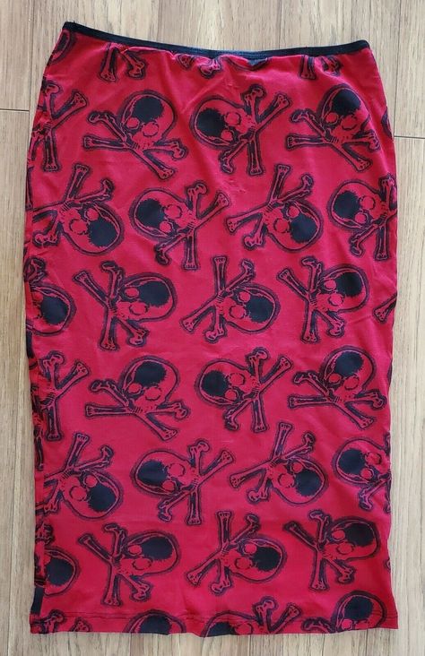 Skull Skirt, Girly Goth, Lip Service Clothing, Style Pencil Skirt, Emo Accessories, Grafic Tees, Red Skull, Future Outfit, Skull Fashion