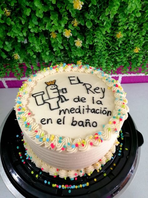 Decorado con betún de mantequilla. Cake Shop Interior, Bmw Cake, Funny Birthday Cakes, Bento Cake, Diy Birthday Decorations, Cute Birthday Cakes, Cakes For Boys, Cake Shop, Buttercream Cake