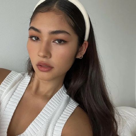 do not re-post Feminine Makeup, Goal In Life, Asian Makeup Looks, Light Makeup Looks, Tanned Makeup, Soft Makeup Looks, Makeup Idea, Stage Outfit, Edgy Makeup