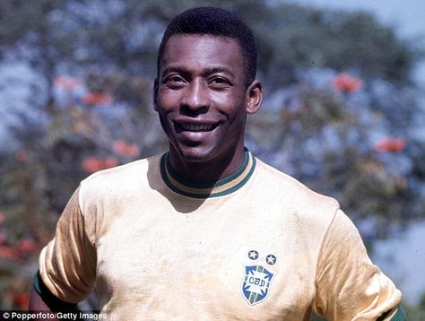 Wishing Pelé a speedy recovery. Pelé has been described as one of the best players in every position by Joao Saldanha, as Brazil's best winger, midfield player, center half, right back and...GOALKEEPER!! Brazil Football, Football Legends, Lionel Messi, Football Soccer, Neymar, Football Players, Fifa, World Cup, Brazil