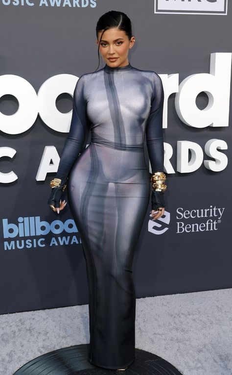 Kylie Jenner from All the Stars on 2022 Billboard Music Awards Red Carpet on E! Online Kylie Jenner Red Carpet, Billboard Music Awards Red Carpet, Kylie Jenner Dress, Kily Jenner, Met Gala Outfits, Kylie Jenner Look, Party Pics, Kylie Jenner Outfits, Kylie Jenner Style