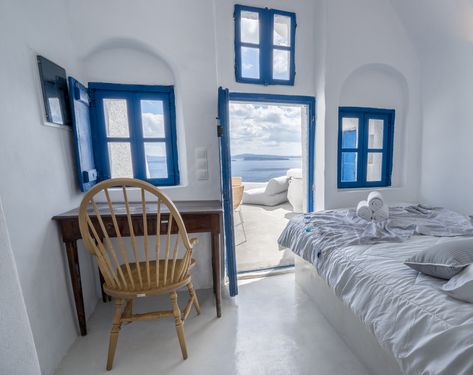 Greek Bedroom, Santorini House, Greek Decor, Wooden Sofa Set Designs, Oia Santorini, Blue Cottage, Country Interior, Sofa Set Designs, Comfortable Bedroom