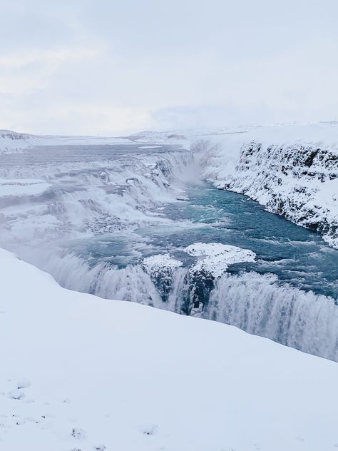 Iceland Winter Aesthetic, Snowy Vibes, Couples Ministry, Iceland House, Iceland Snow, Iceland Pictures, Iceland Winter, Thingvellir National Park, Book Genre