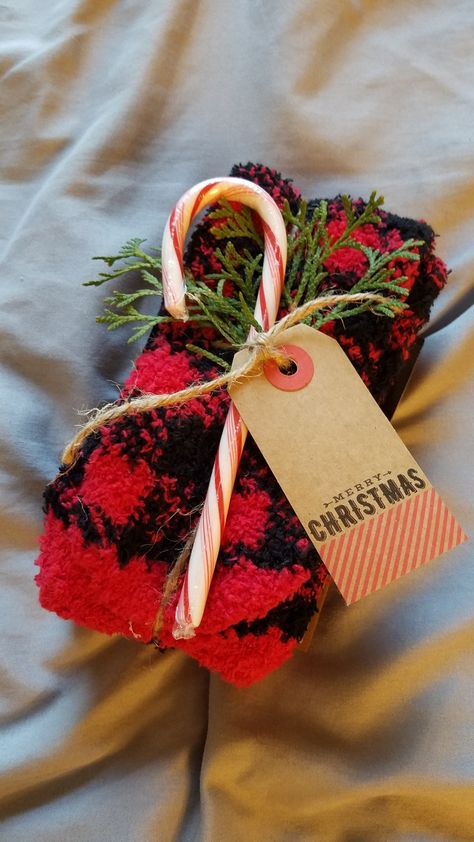 Xmas Socks Gift Ideas, Socks And Hot Chocolate Gift, Sock Teacher Christmas Gift, How To Gift Socks For Christmas, Cozy Socks Christmas Gifts, Socks Wrapping Ideas, Sock Gifts Ideas, Gifting Socks Ideas, Christmas Sock Gift Ideas